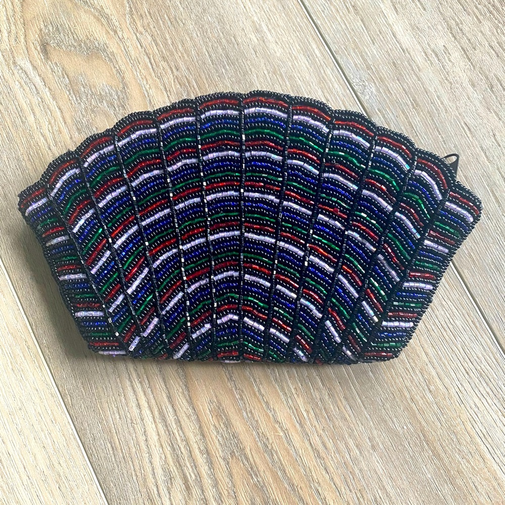 Women’s Neiman Marcus Vintage 1980 Clutch Shell Shape Beaded Multicolor 4.5”x 8”